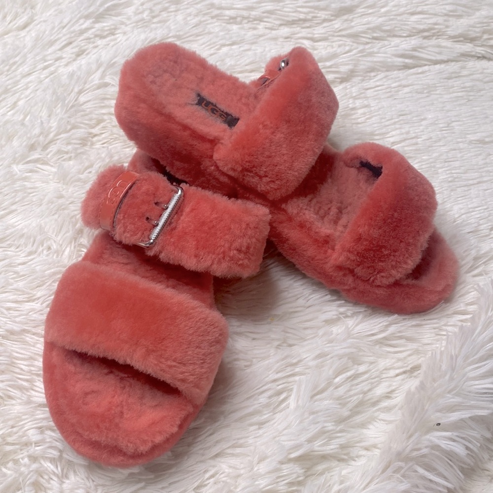 Ugg Platform Coral Colored Fuzzy Slip-On Buckle Sandals Size 8